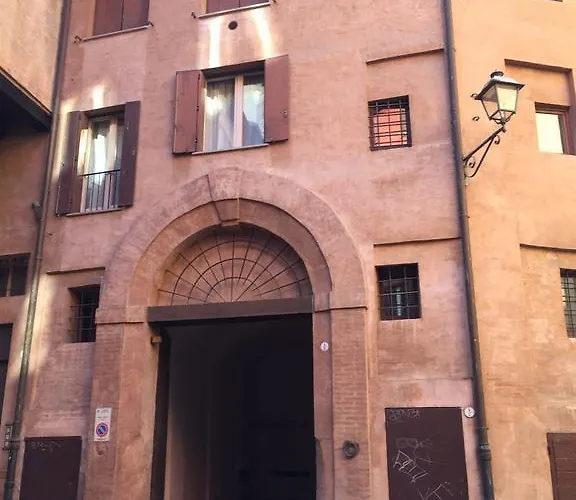 Farolfi Pepoli بولونيا