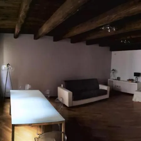 Farolfi Pepoli Lejlighed