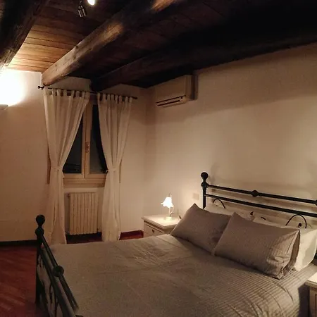 Farolfi Pepoli Lejlighed *