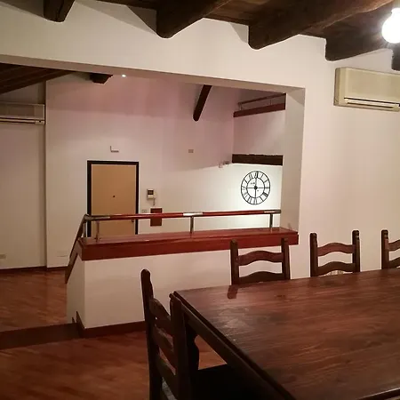 Farolfi Pepoli Daire Bolonya